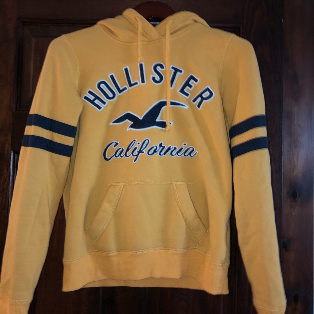 Women’s Hollister Sweatshirt